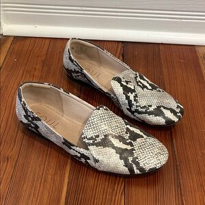 SOUL Naturalizer Snakeskin Pattern Flats